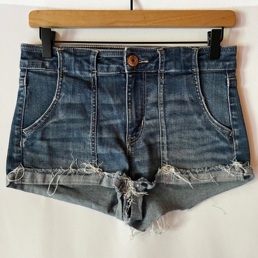 American Eagle Medium Wash Denim Blue Jean Hi-Rise Shortie Raw Hem Cuffed Size 4